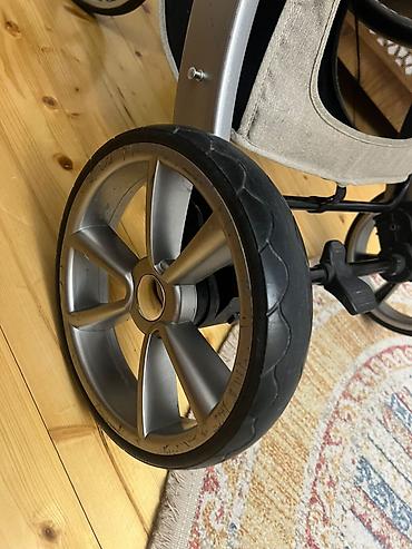 Gəzinti arabaları: Klassik gəzinti arabası, Kidilo, İşlənmiş, Cins: Oğlan, Ünvandan götürmə, Ödənişli çatdırılma — 9