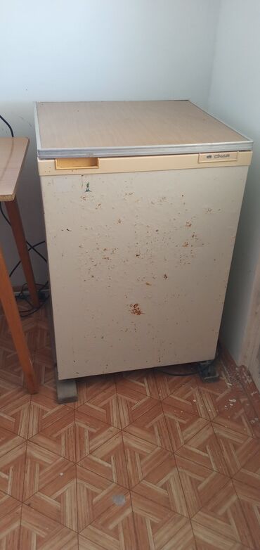Qabyuyan maşınlar: Mini Elatus Soyuducu Satılır, Təkərli