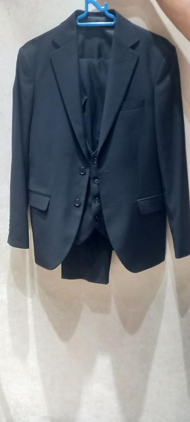 Troyka kastyum, super materialı var. Baha alınıb. Uşaq cəmi bir dəfə lalafo.az -da Troyka kastyum, super materialı var. Baha alınıb. Uşaq cəmi bir dəfə