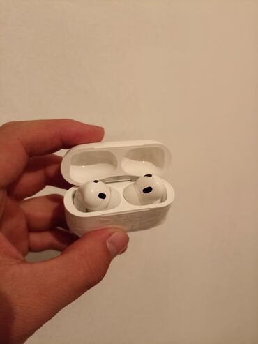 pixel buds pro бишкек: Apple AirPods (серийный номер FWJ2Q32HP3) Особенности: - Беспроводные