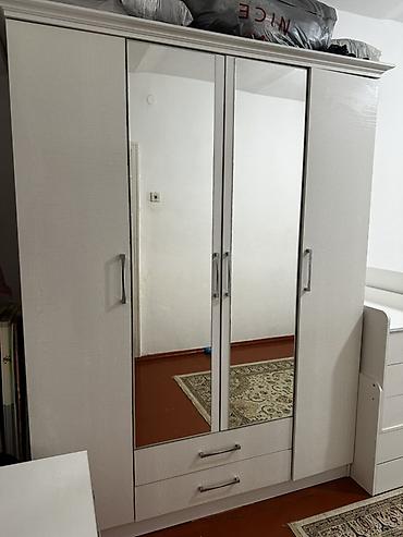 standing mirror: Спальный гарнитур, цвет белый. Состав: - Шкаф-купе распашной на 4 — 2
