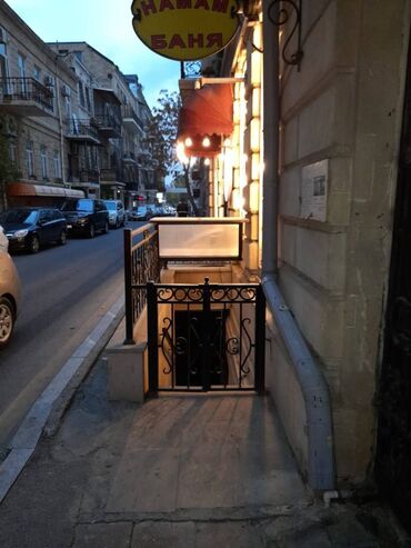 Digər kommersiya daşınmaz əmlakı: Sahil metrosuna yaxın,sahəsi 122 kv/m olan, 5 otağlı obyekt sauna,ofis — 15