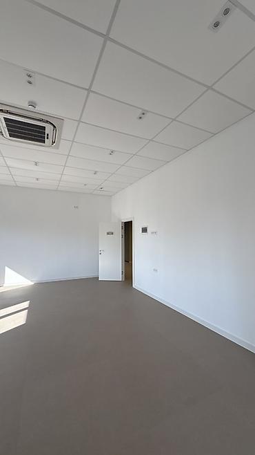 сниму офис в бишкеке: Сдаю Офисный кабинет: 44 м², В бизнес центре, С ремонтом, Первая линия — 4