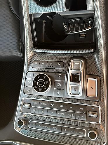 byd e6: Hyundai Santa Fe: 2021 г. — 7