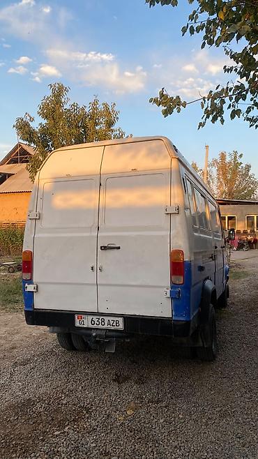 Daimler: Mercedes-Benz T1: 1993 г., Механика, Дизель, Фургон — 3