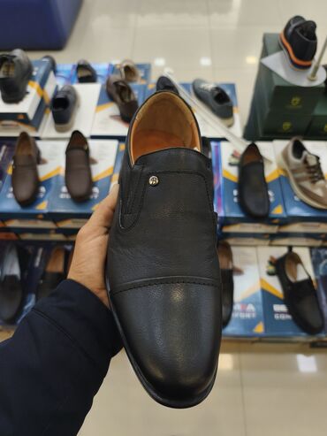 Ayaqqabılar: Kişi və qadın üçün müxtəlif üslubda komfort ayaqqabılar kolleksiyası — 5