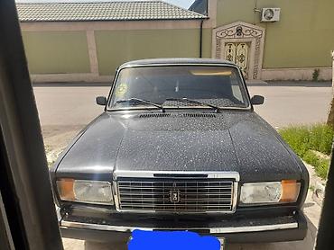 mercedes benz 208 d: Lada sedan (klassik “2107” seriyası görünüşü) – qara rəng, 4 qapı — 7