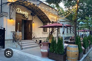 kafe ucun bar: Restoran, yay kafe və küçə ticarəti üçün Taxta dekorativ çellek masa — 3