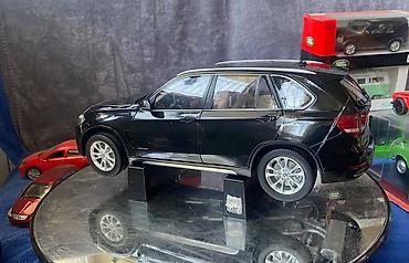 Avtomobil modelləri: Коллекционная модель BMW X5 F15 sapphire black 2012 Paragon Models — 17