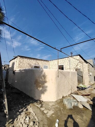 razin həyət evi: Sabunçu qəs. 2 otaqlı, 86 kv. m, Yeni təmirli