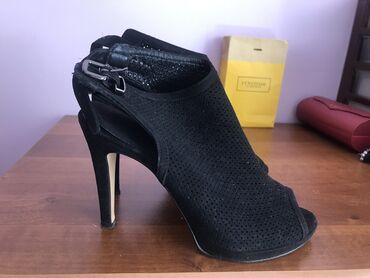 обувь лоферы: 1-3Шикарные чёрные замшевые босоножки,в отличном состоянии,как