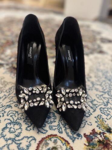 Tuflilər: Qadın ayaqqabıları – zərif və dəbli modellər toplusu 1) Qara klassik — 11