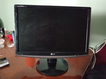 Monitorlar: TƏCİLİ!!! Əlim yandıda monitor satılır. Kamera və komputer üçün