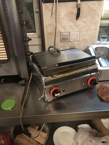 Digər restoran, kafe avadanlığı: Fastud və Burqer restorsnı ücunabsdanlıqlar satılır. Maqdonals — 18