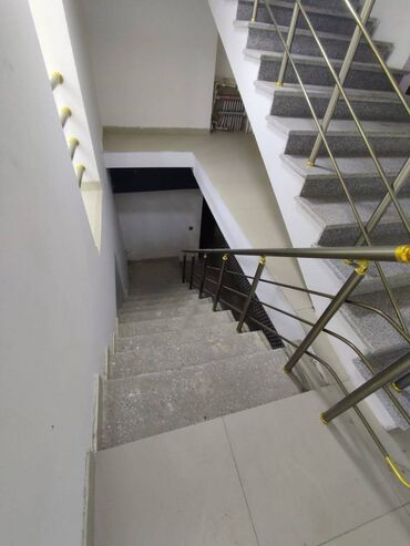 Mağazalar: Xırdalan şəhərinin mərkəzindəHeydər Əliyev prospektində ümumi — 2