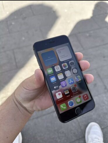 Apple iPhone: IPhone 7, Б/у, 128 ГБ, Черный, Зарядное устройство, Чехол, Кабель, 100 %