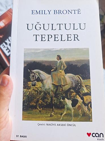 Книги и журналы: Məhsul: Kitab – “Uğultulu Təpələr” (Emily Brontë) Dil: Türkcə tərcümə — 1