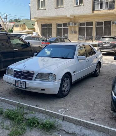 авто аврийном состоянии: Mercedes-Benz C-Class: 1994 г., 2 л, Автомат, Бензин, Седан