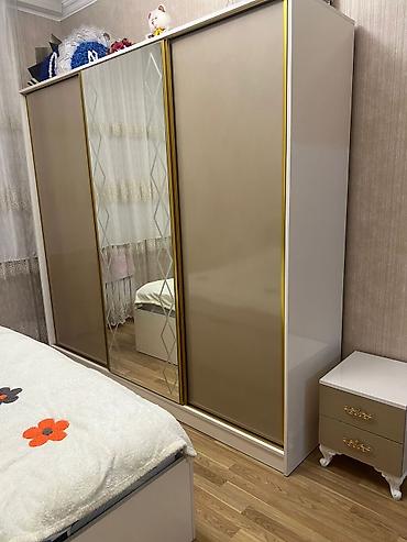 küpe dolab: QDolab satılır 230₼. Ölçüsü 220/240/60 Ünvan Hövsan Mida. 0311 — 1