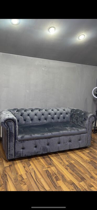 честер мебель: Прямой диван, цвет - Серый, Б/у