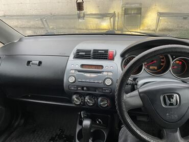 машыны под выкуп: Honda Fit: 2001 г., 1.3 л, Вариатор, Бензин, Хетчбек