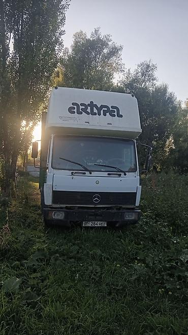 сидения для трактора: Грузовой автомобиль Mercedes-Benz (серия LN2) с надстройкой под — 2