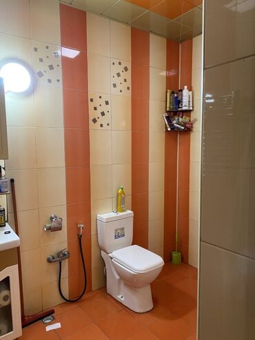 Həyət evləri və villaların satışı: Fərdi yaşayış evi, iki mərtəbəli, geniş həyəti və terraslı. Evin — 13