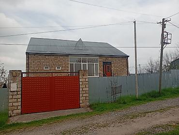 Həyət evləri və villaların satışı: Satış üçün həyət evi Quba 5 sot - Tikinti materialı: daş divarlar — 30