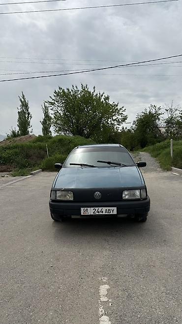 pass: Volkswagen Passat: 1992 г., 1.8 л, Механика, Бензин, Лифтбек — 1