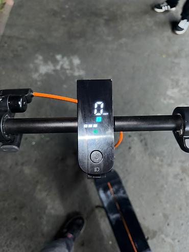 elekdirikli sukuter: Elektrik skuter – kompakt, şəhər üçün ideal. Xüsusiyyətlər: - — 6