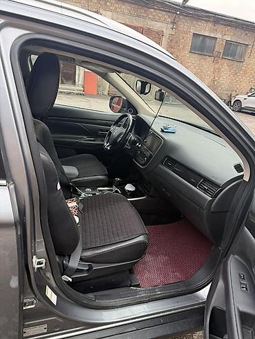 авари: Mitsubishi Outlander: 2017 г., 3 л, Автомат, Бензин, Кроссовер — 6