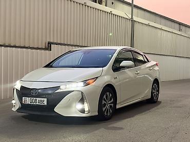 Toyota Prius: 2019 г., 1.8 л, Вариатор, Гибрид, Хэтчбэк