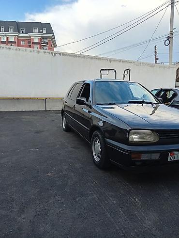 немка е303: Volkswagen Golf: 1993 г., 1.6 л, Механика, Бензин, Хэтчбэк — 1