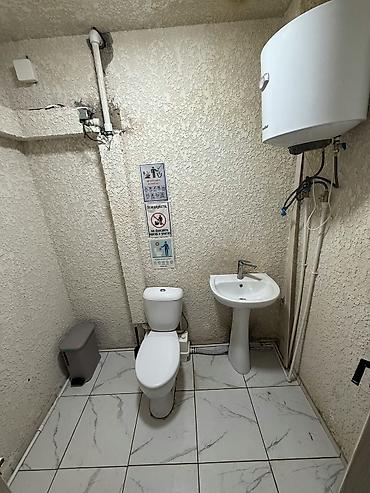 Продажа помещений свободного назначения: Продается нежилое помещение с ремонтом в ж/м Кара-Жыгач🏠🌳 📍Локация - — 10