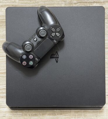 PS4 (Sony PlayStation 4): Play Station 4 slim с 1 джойстиком