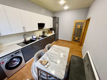 Mağazalar: Bileceride, Ploşad adlanan erazide Yahya Hüseynov küçesi 2 mertebeli — 13