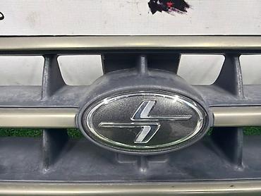 рамка легаси: Решетка радиатора Subaru 2000 г., Б/у, Оригинал — 4