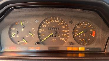 mercedes şəkilləri: Mercedes-Benz W124: 2.6 l | 1989 il Sedan — 8