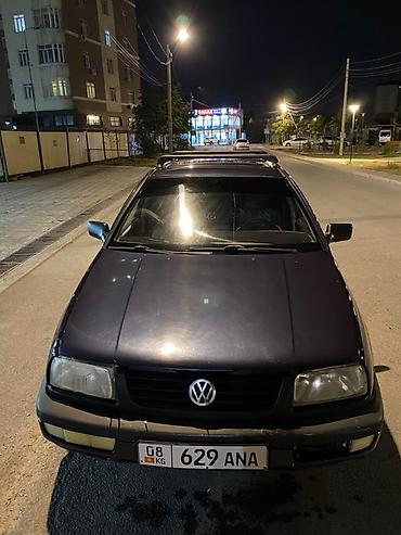 lada 06: Volkswagen Vento: 1992 г., Механика, Седан — 1