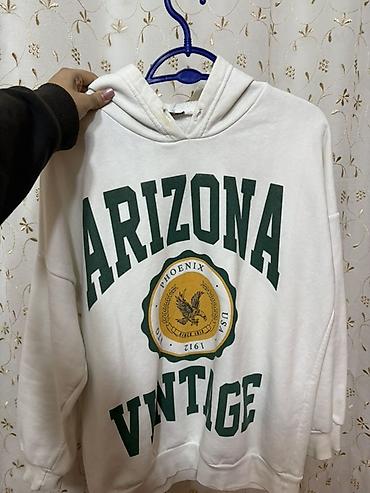 Kişi geyimləri: Ağ rəngli kapüşonlu svitşot – “ARIZONA VINTAGE” çaplı. - Rəng: ağ - — 1