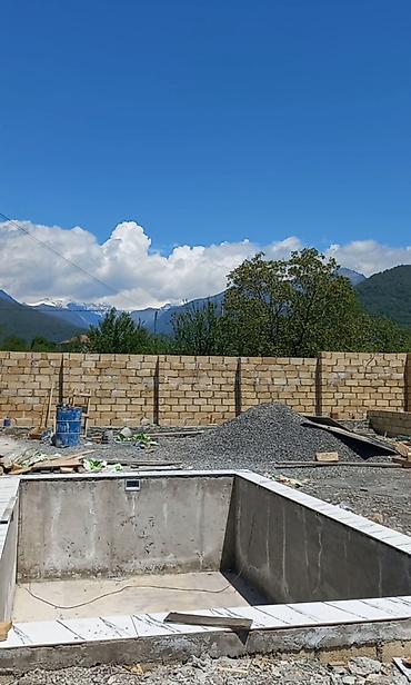 munasib qiymete evler: Qəbələ, 110 kv. m, 3 otaqlı, Hovuzlu, İşıq, Qaz, Su — 1