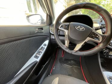 Hyundai: Hyundai Accent: 1.6 l | 2011 il Sedan — 18