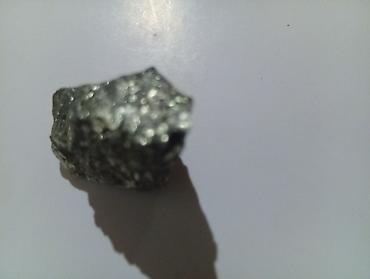 Aksesuarlar: Metallic parıltılı mineral nümunəsi - Rəng: gümüşü-boz, güclü metalik — 2