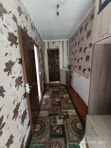 квартира бишкек на длительный срок: 2 бөлмө, Душ кабинасы, Жаздык, жууркан-төшөк каптары, Унаа токтотуучу жай