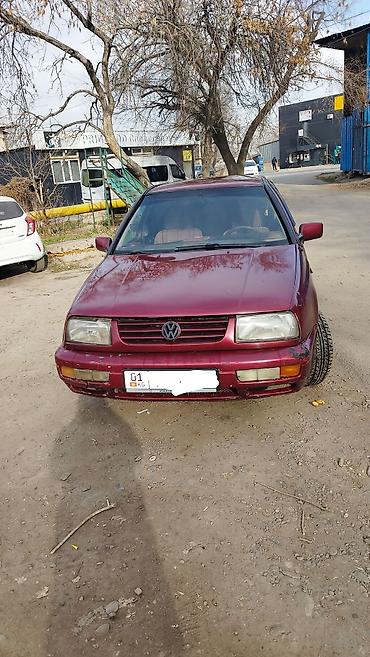 Volkswagen: Volkswagen Vento: 1997 г., 1.6 л, Механика, Седан — 5