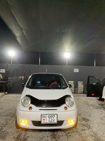 самая дешевая машина в бишкеке: Белый хэтчбек Daewoo Matiz - это компактный городской автомобиль