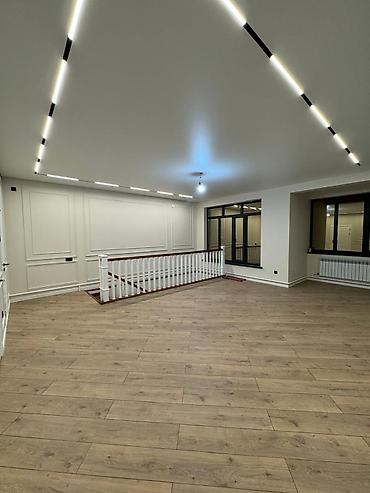 Продажа коттеджей и домов: Современный двухэтажный дом с благоустроенным двором и просторными — 3