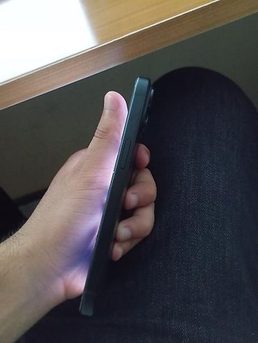 Apple iPhone: IPhone 15, Qara — 6