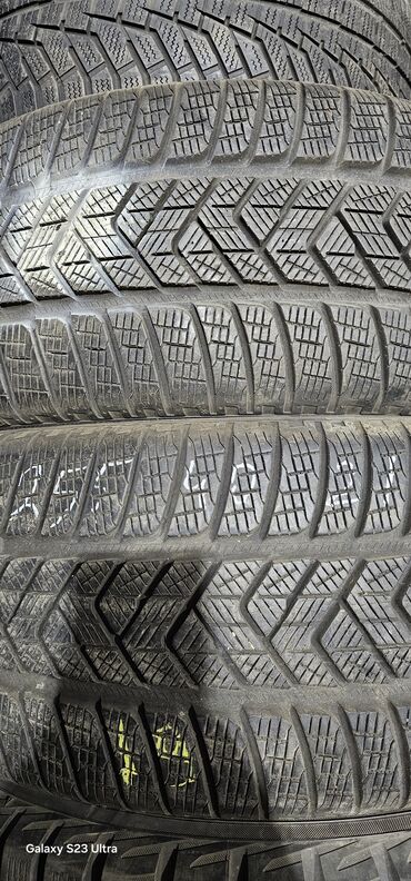 Шины: Шины 255 / 40 / R 21, Зима, Б/у, Пара, Легковые, Германия, Pirelli