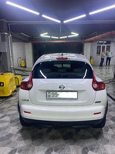 skoda minivan: Nissan Juke: 1.6 l | 2012 il Krossover — 4